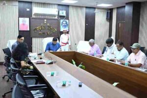 गोड्डा में SIR-2026 को लेकर उपायुक्त लोकेश मिश्रा की अध्यक्षता में बैठक