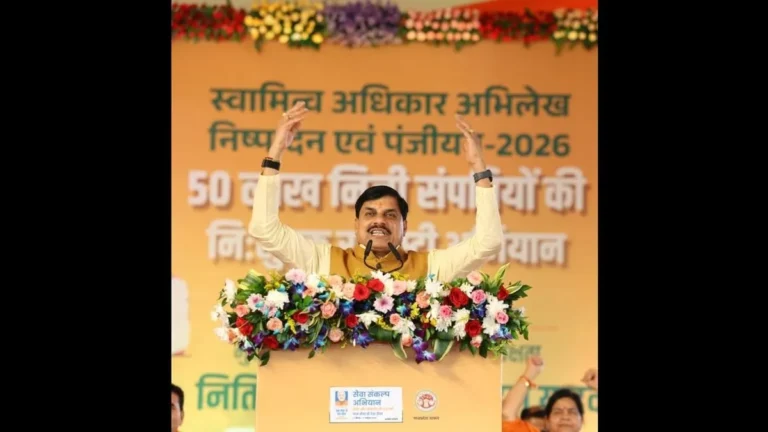 इंदौर में सेवा-संकल्प अभियान के दौरान नितिन नवीन और मुख्यमंत्री मोहन यादव