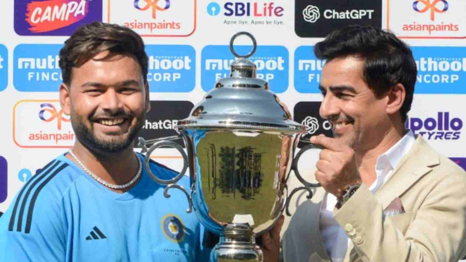 मुकेश कुमार ने खूंखार गेंदबाजी से बरपाया कहर, 8 विकेट लेकर दिलाई ऋषभ पंत की टीम को जीत