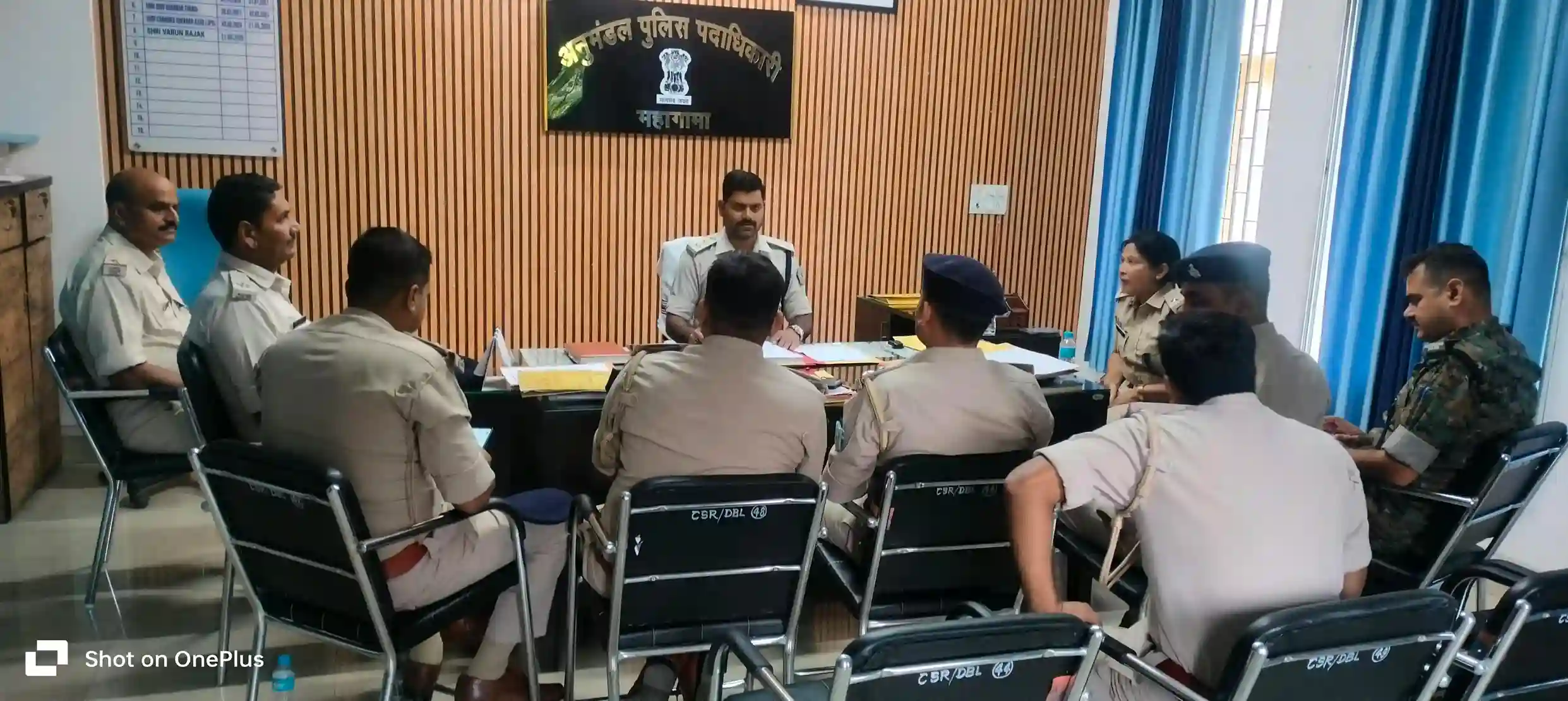 महागामा में SDPO वरुण रजक ने की मासिक अपराध समीक्षा बैठक, दुर्गा पूजा को लेकर दिए दिशा-निर्देश