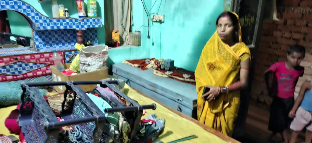 बाघाकोल में घर में चोरी, चाकू दिखाकर करीब 2 लाख के सोने-चांदी के जेवरात लेकर फरार