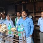 गोपीचक अग्निकांड: तीन दुकानें जलकर राख, पीड़ित परिवार से मिले मंत्री संजय प्रसाद यादव; तत्काल ₹5 हजार की मदद, हरसंभव सहायता का भरोसा