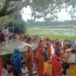 जितिया पर्व पर बसंतराय के ऐतिहासिक तालाब में उमड़ा श्रद्धालुओं का सैलाब, सफाई नहीं होने से हुई परेशानी